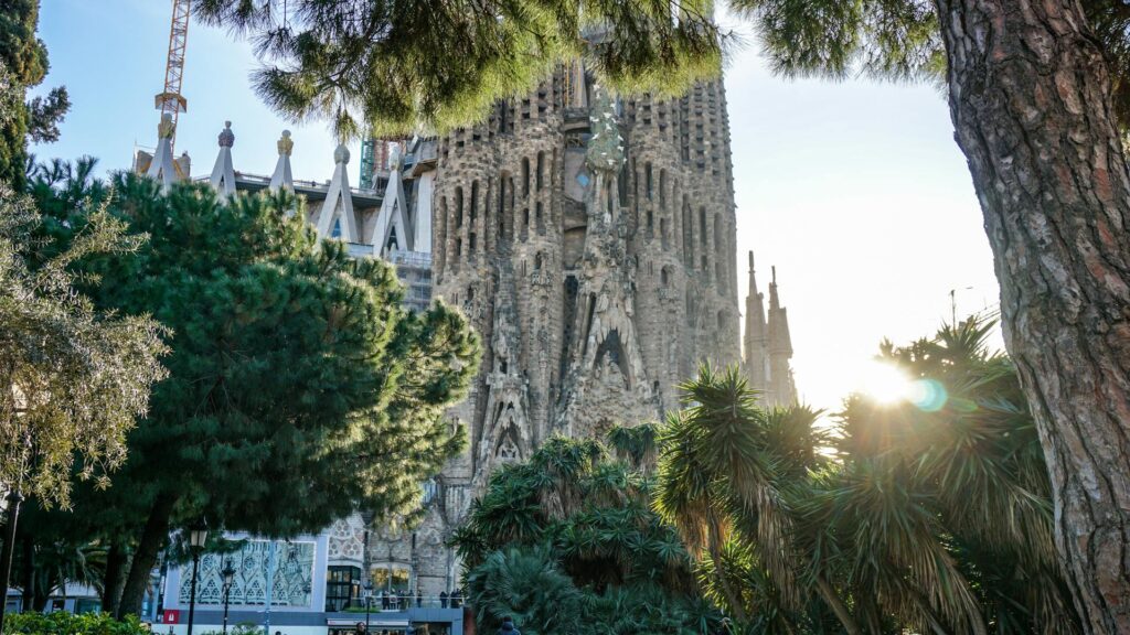 Vista de la Sagrada Familia de Gaudí. Reserva tu tour privado en Barcelona con Easy Taxi.