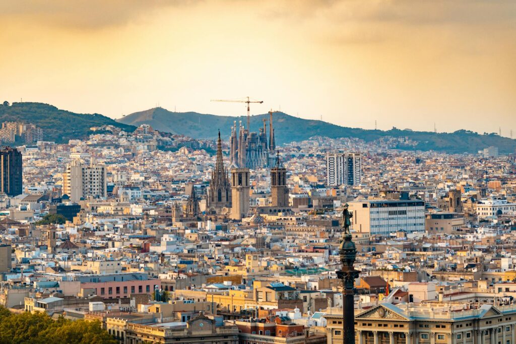 La Sagrada Familia y la Catedral. Haz un tour privado por la ciudad con Easy Taxi BCN.