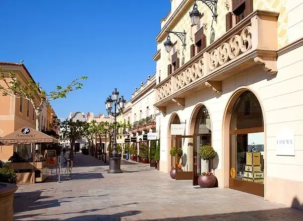 outlet roca village