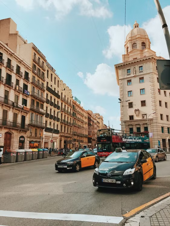 Dónde encontrar tu taxi reservado en el Fòrum